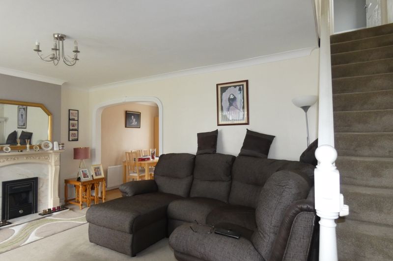 Lounge/dining room - click for photo gallery